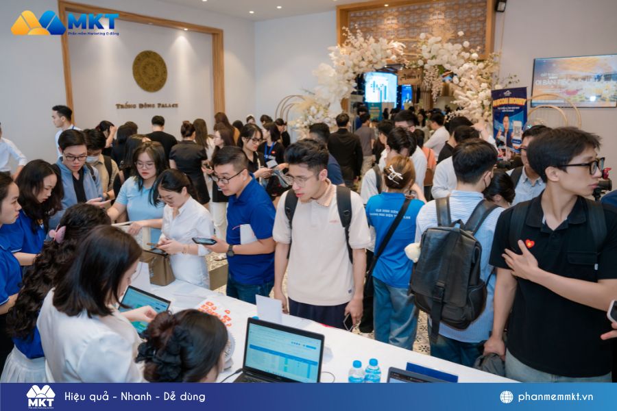 Sự kiện AI ECOM THỰC CHIẾN 2025 Sự kiện AI ECOM THỰC CHIẾN 2025